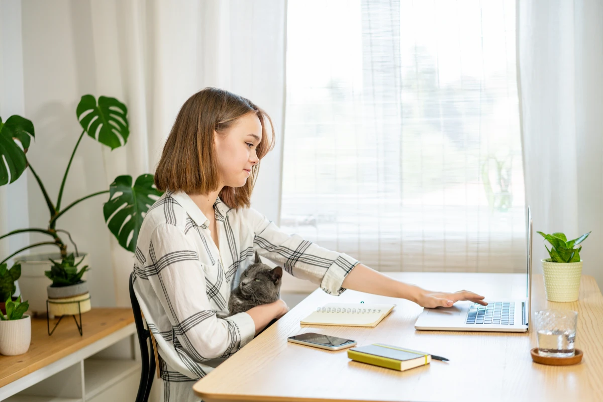 Télétravail à long terme : Les clés pour une transition réussie et épanouissante